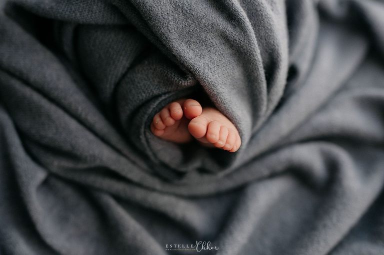 gros plan pieds bébé photo de nouveau-né montpellier