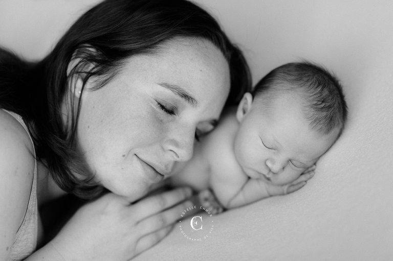 Photo De Bebe Fille A La Naissance Montpellier Estelle Chhor Photographe Montpellier Herault