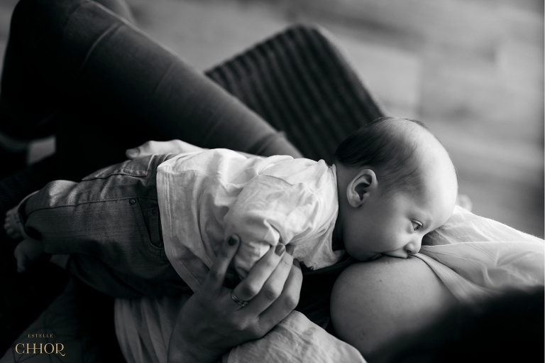 photo allaitement bébé photographe pro