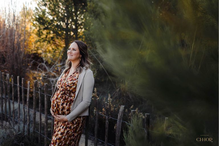 photographe grossesse 34 portrait femme enceinte en extérieur