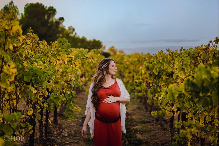 femme enceinte dans les vignes seance photo monpellier
